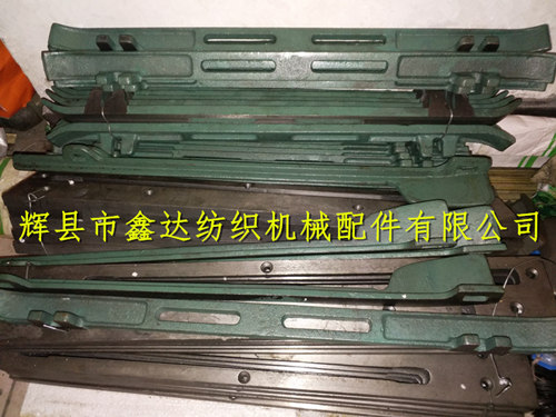 織布機梭箱蓋板3305、擋板3306、底板3307